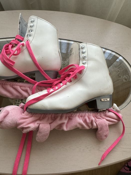 Ковзани розмір 38