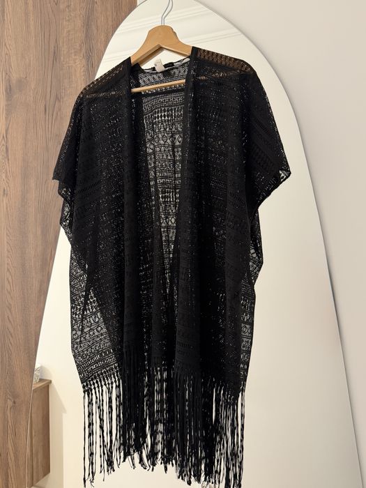 Sinsay czarna narzutka plażowa boho frędzle oversize ażurowa