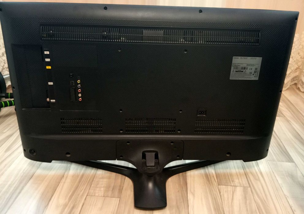 Продам телевізор Samsung UE40J5100AW