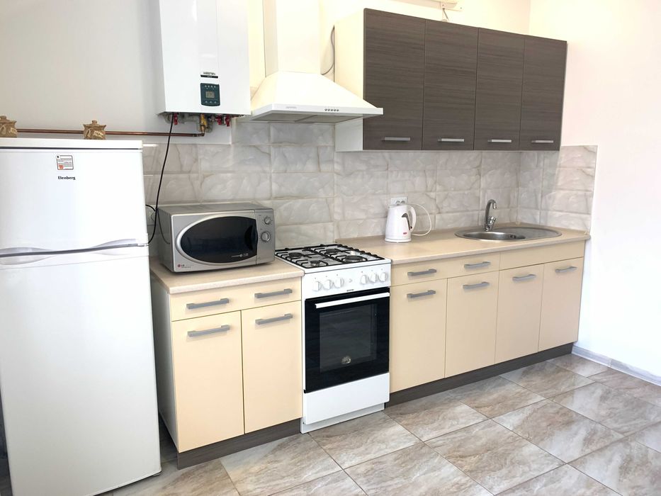 Дружба.Поруч парк. 1 кімната. Квартира подобово