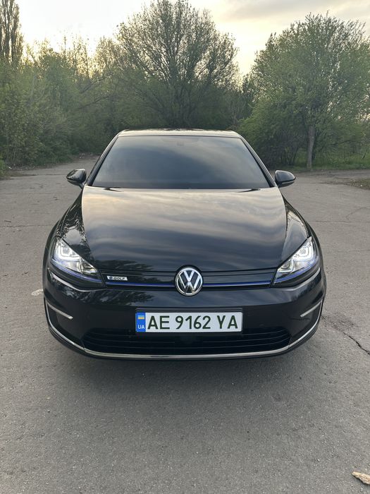 Продам Volkswagen e-Golf