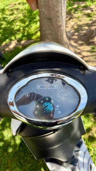 Bicicleta elétrica Yadea em excelente estado de conservação