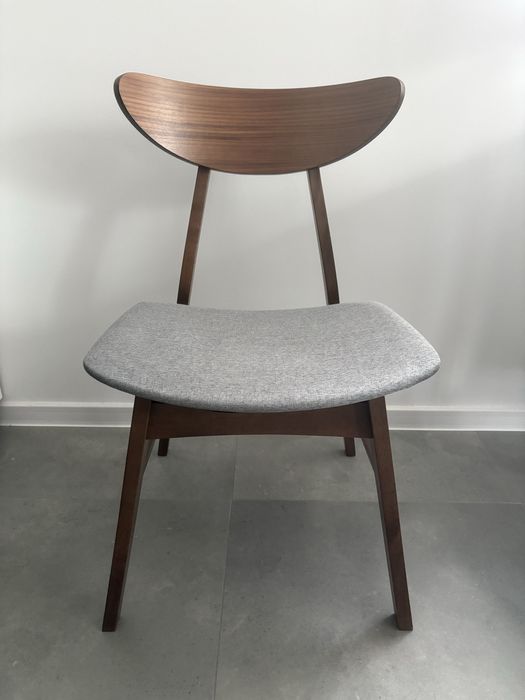 Sprzedam stół i trzy krzesła