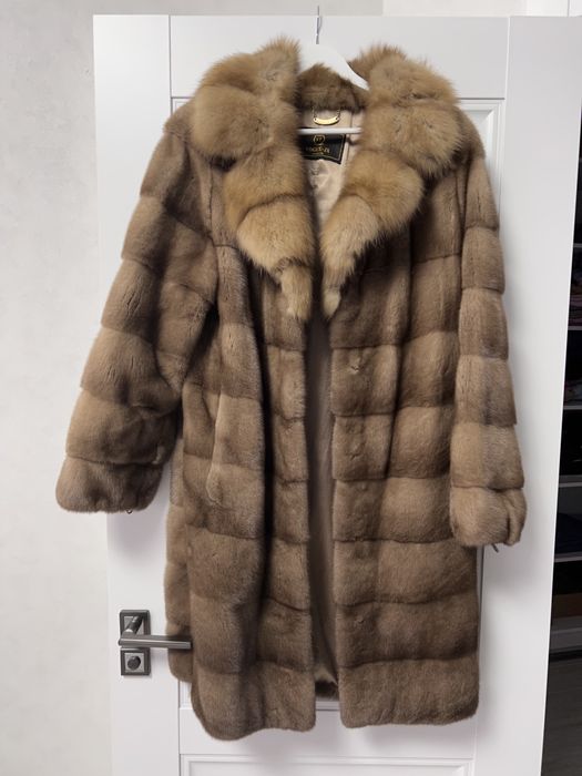 Шуба норкова с соболем