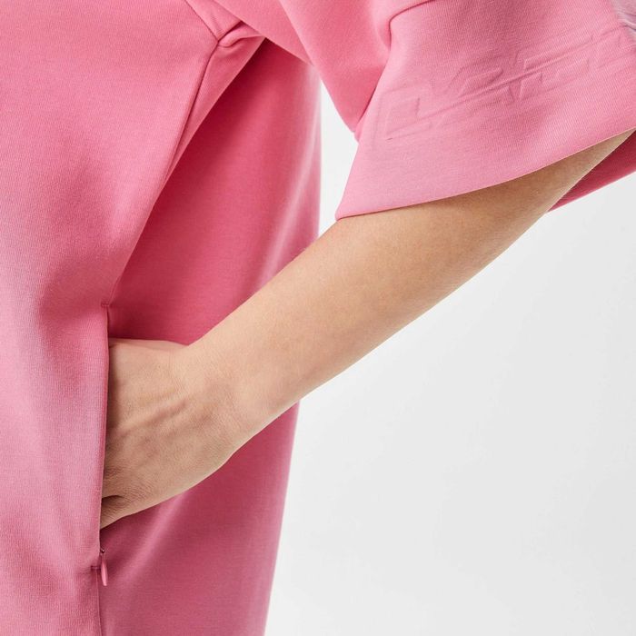 Lacoste sukienka w kolorze różowym