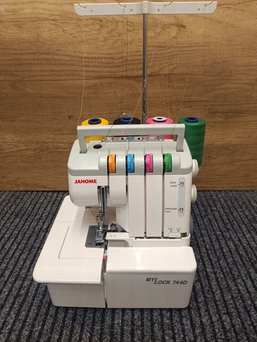 Overlock  MY LOCK744D Janome