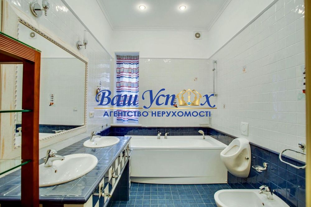 Оренда будинка , резиденція з виходом на фарватер р. Дніпро.