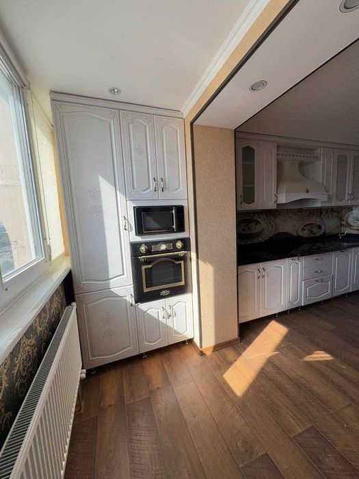 Продам 5-к квартиру, Хортицкий мкрн, пр. Юбилейный 14