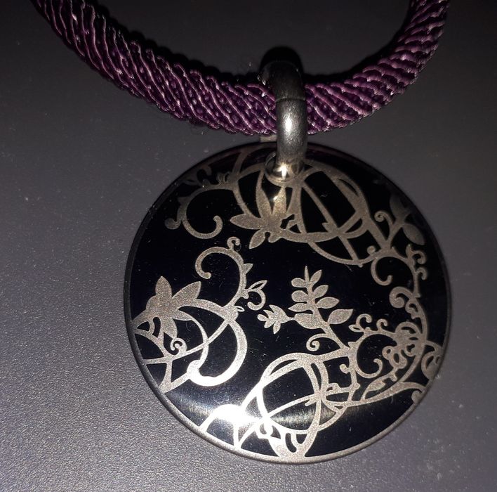 Zawieszka Avon. Sztuczna biżuteria.