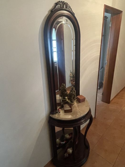 Credencia com espelho