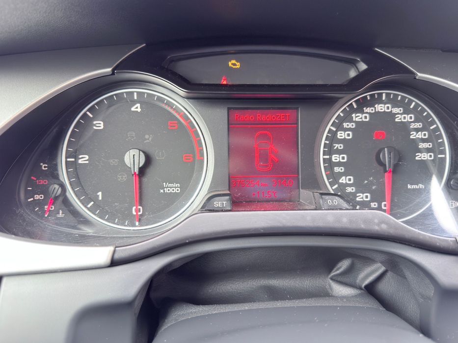 Audi A4B8 S-line 2.0 TDI