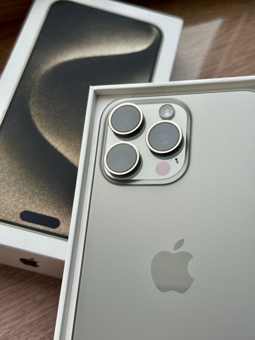 Apple Iphone 15 Pro Max Natural Titanium 512 gb  акб 89%