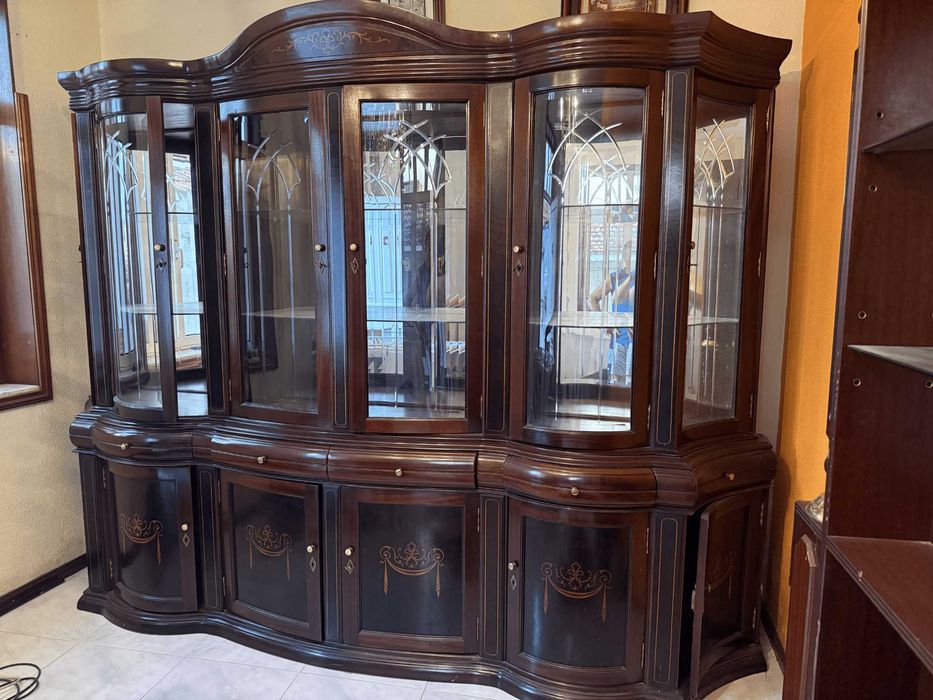 Armário/Cristaleira de sala de jantar PARA DAR/OFERTA GRÁTIS