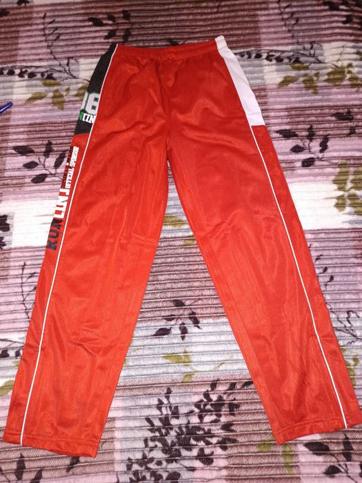 Новые спортивные штаны на 12-14 лет