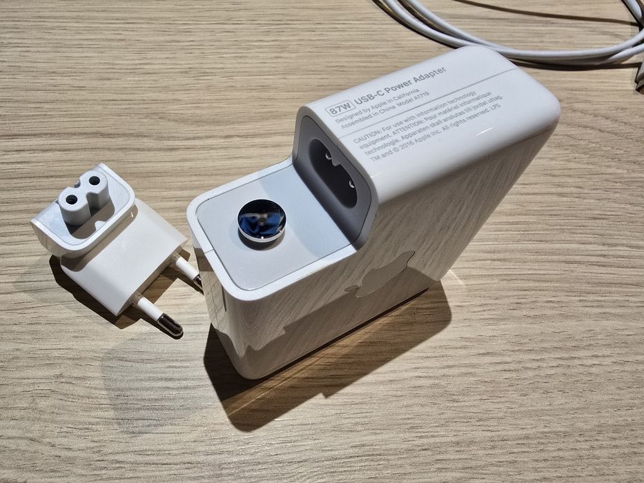 Macbook Pro 2018, i7, 16 GB, Radeon Pro 560X 4GB, SSD 512GB