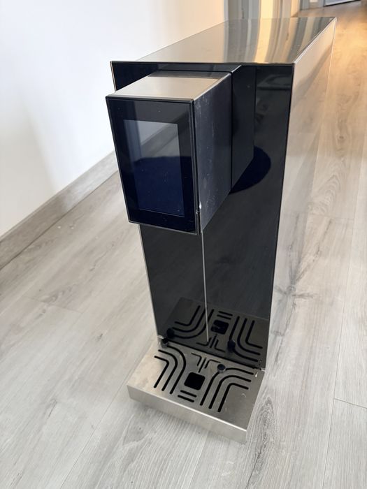 Máquina profissional de filtragem de água e máquina de eletrização da água.