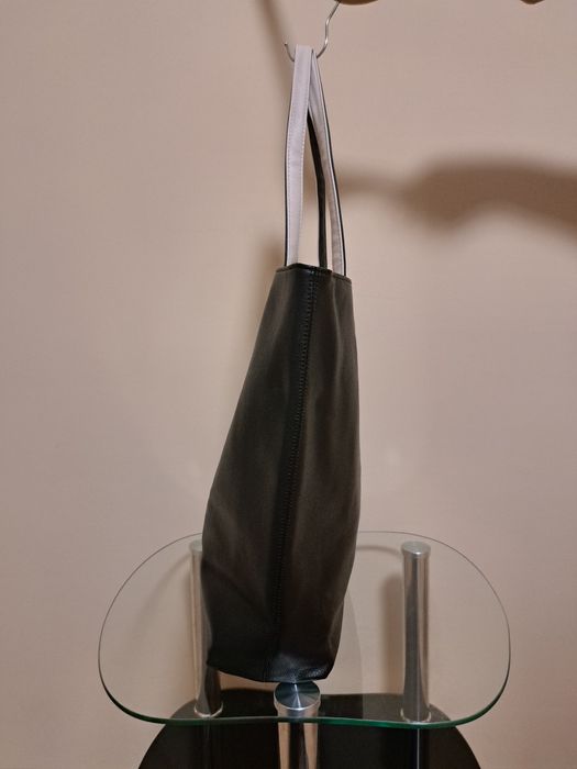 Torebka Guess z kosmetyczką skórzana