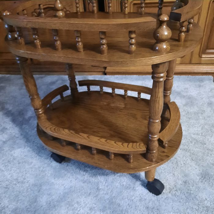 Stylowy barek na kółkach