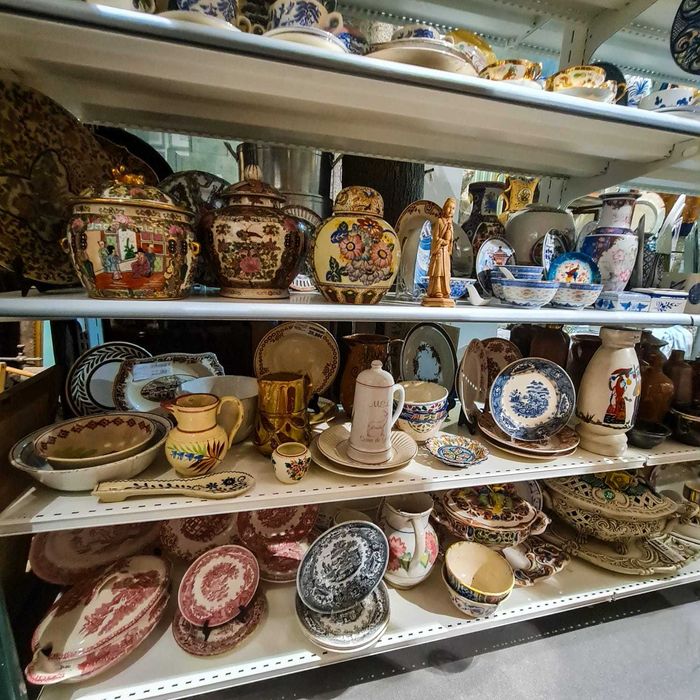 Prato Decorativo Antigo Faiança Azul e Branca |Cena Campestre |20,5 cm