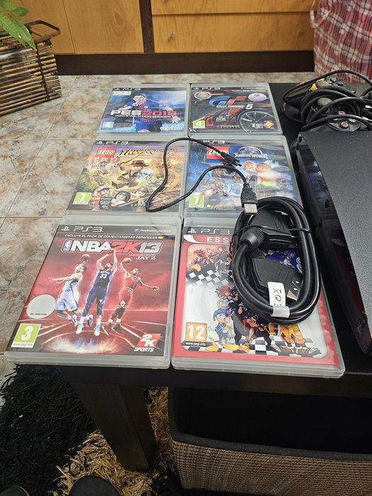 Playstation 3  320 gb com jogos