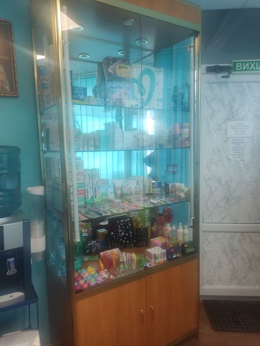 Шафа скляна торгова