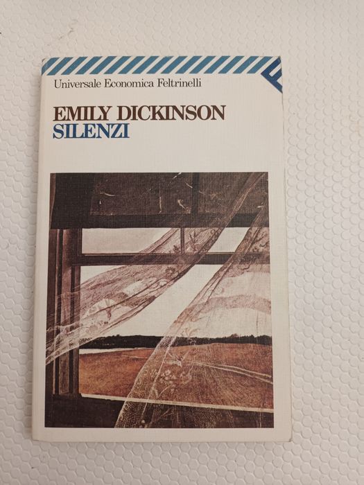 Livro Silenzi- Emily Dickinson