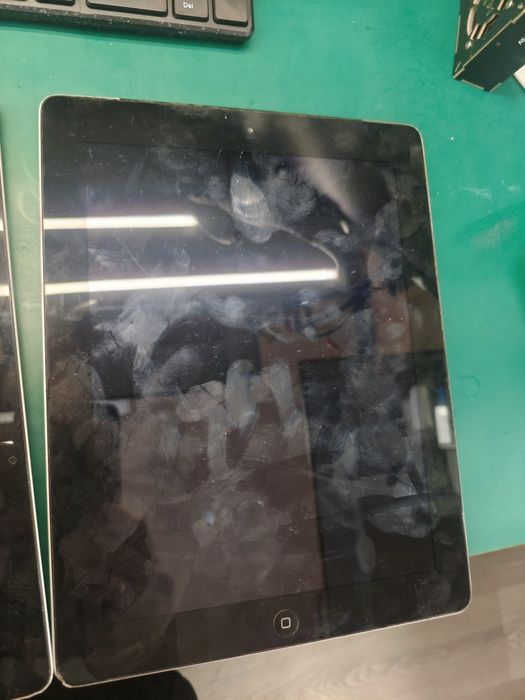 Продам два ipad 2 wifi+lte
