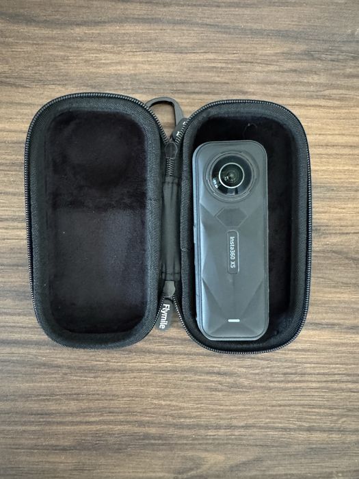 Kamera Insta360 X5 + akcesoria