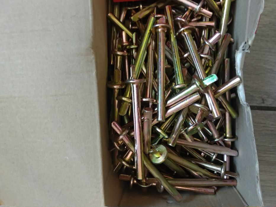 Анкер потолочний