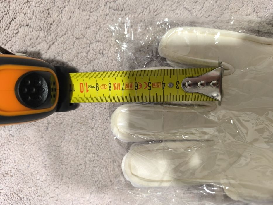 Rękawice bramkarskie r.8 nowe + 2 pary używanych  gratis