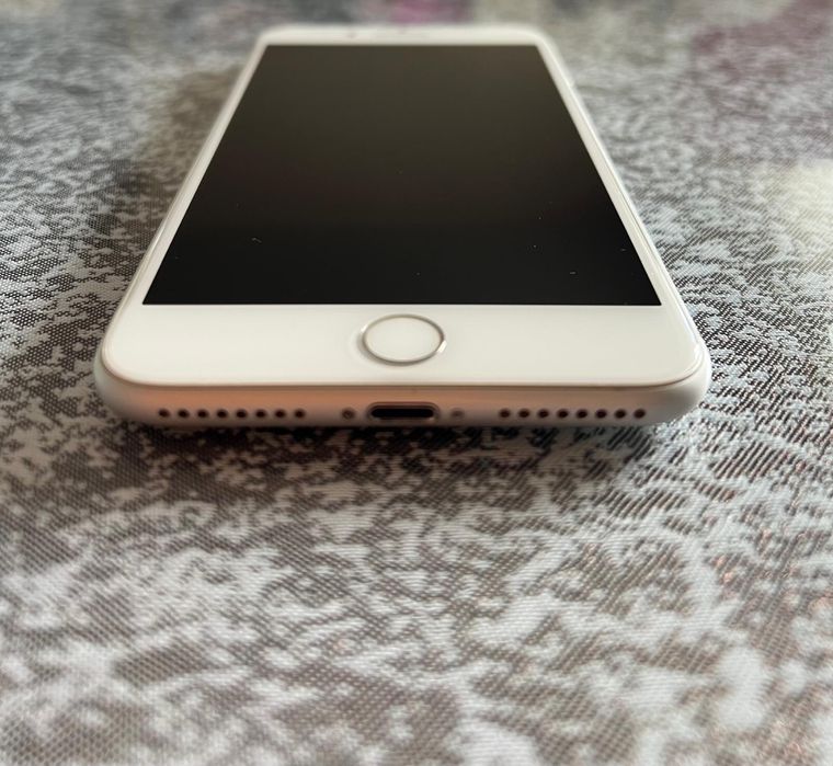 Iphone 8 plus 64 GB Silver