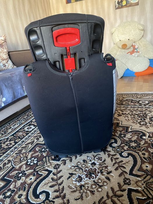 Продам автокрісло 3 в 1