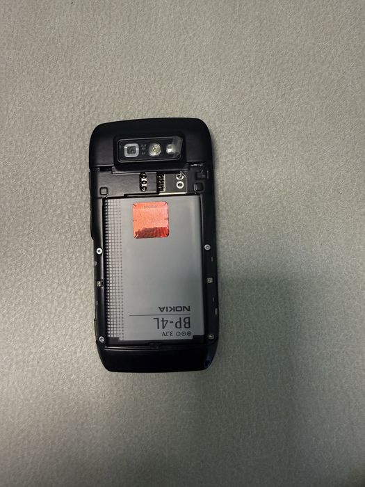 Б/у мобільний телефон Nokia E71 оригінал