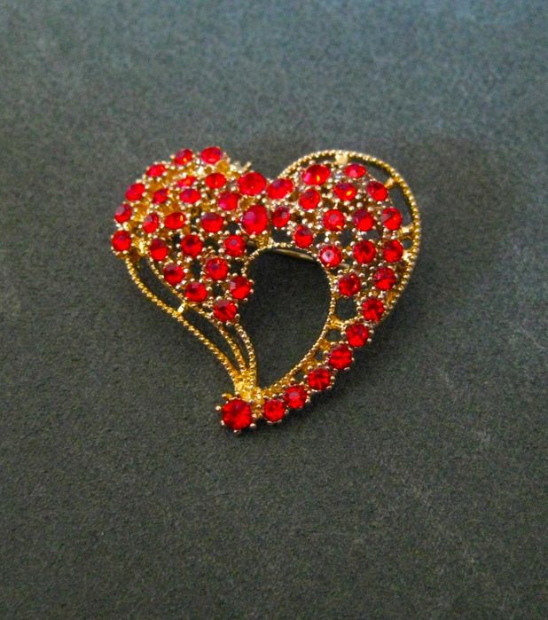 Alfinete / Broche / Pregadeira Coração NOVO