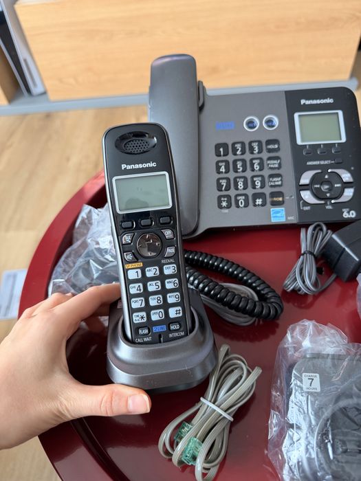 Цифрова телефонна система Panasonic KX-TG9392T (2 лінії, США)