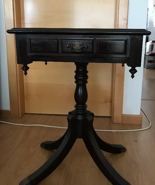 Mesinha de Telefone  Antiga