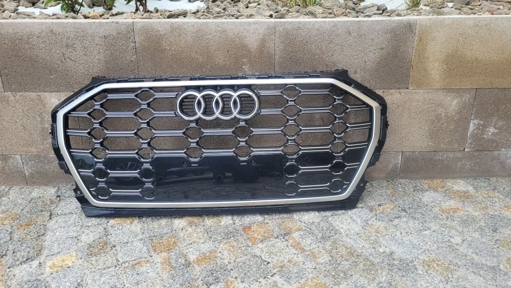 Gril  zderzaka Audi Q5