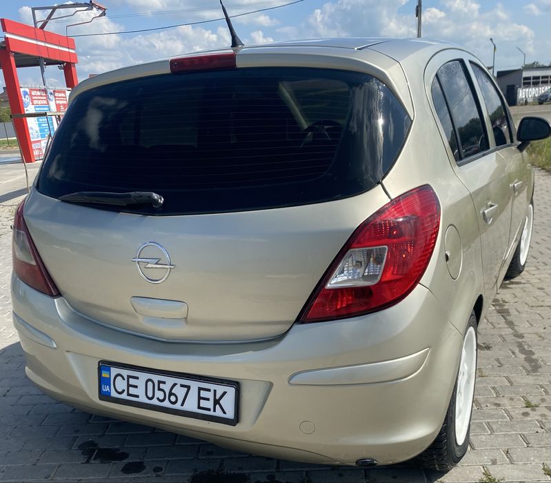 Опель Корса D 1.4 газ /бензин