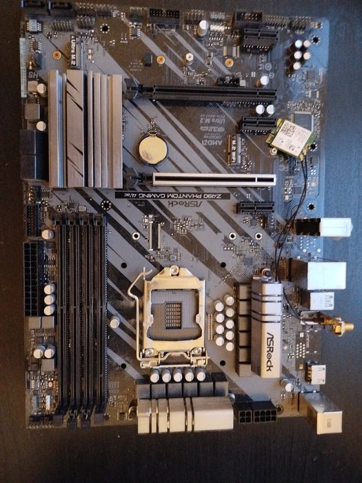 ASRock PhantomZ490