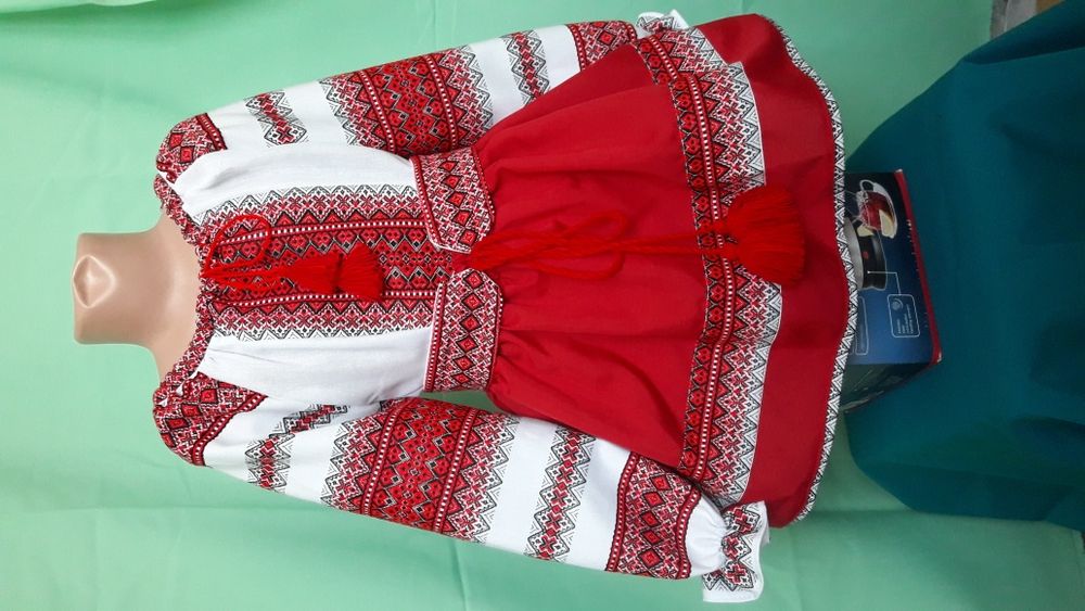 Вишиванка для дівчинки.Комплект "Калиновий"