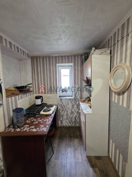 У продажі будинок в центрі  міста.
