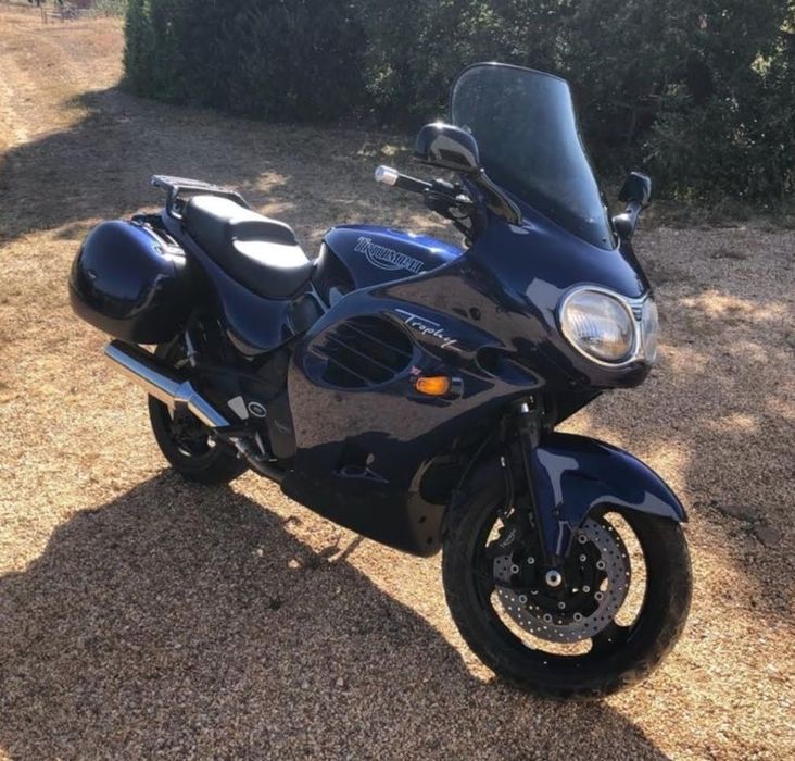 Triumph trophy 900