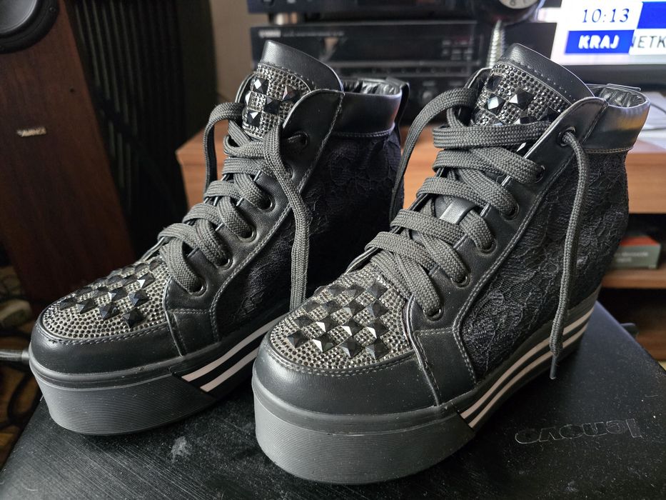 Buty koronka, koturn 36
