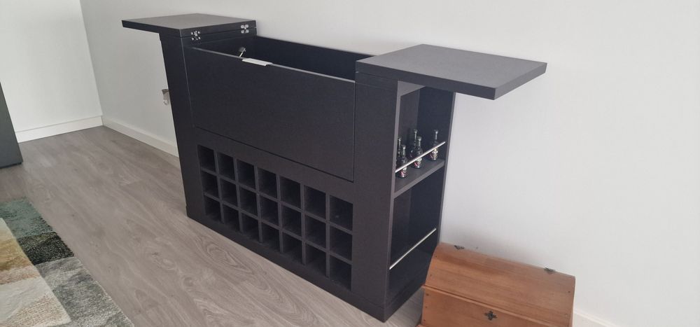 Garrafeira em Madeira maciça