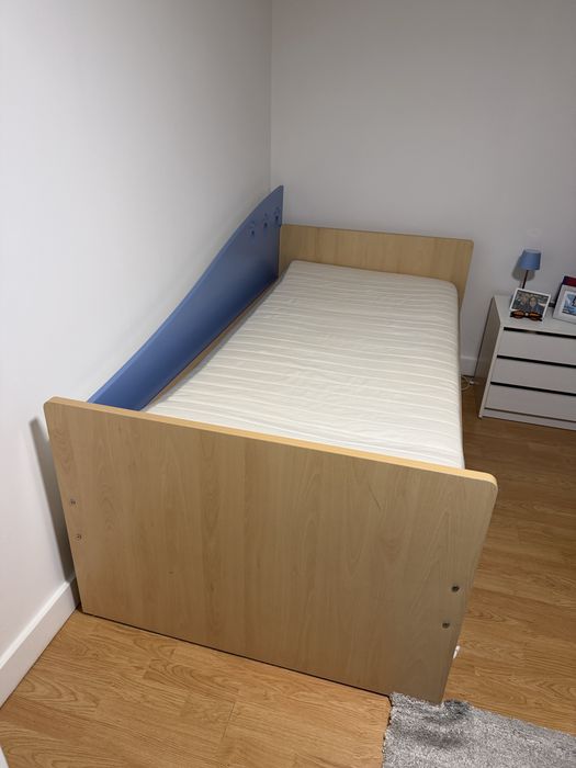 Cama de solteiro com segunda cama por baixo