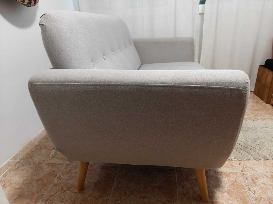 Sofá de dois lugares