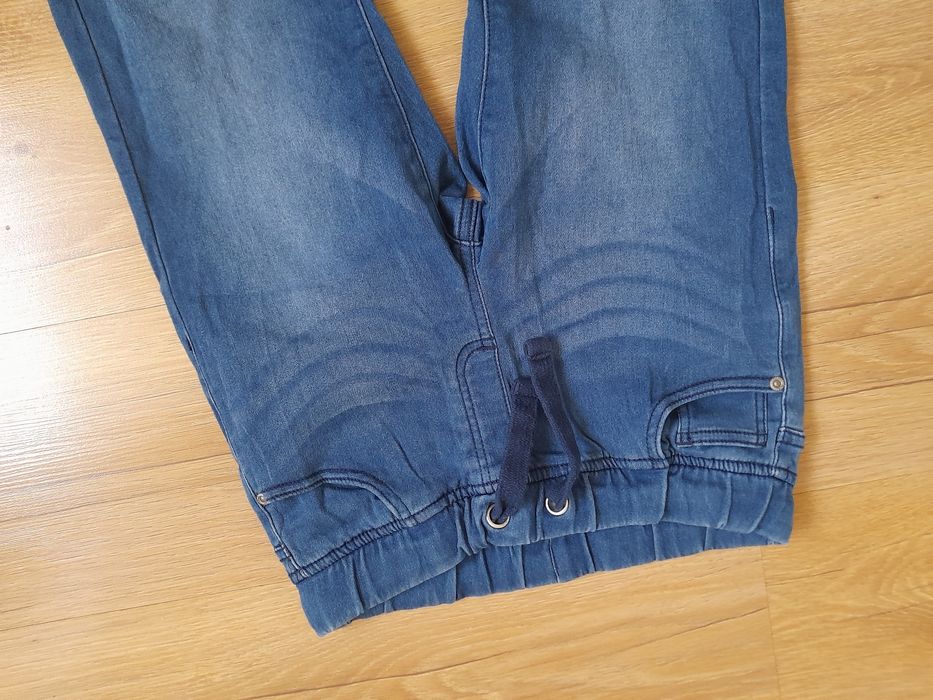 Spodnie jeansy joggery dla chłopca 134