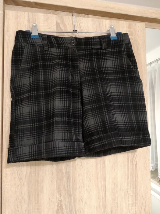Krótkie spodenki zima krata z kantką rozm. S