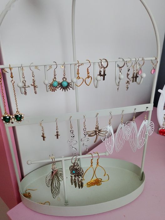 Zamienię wszystkie kolczyki z wieszaków