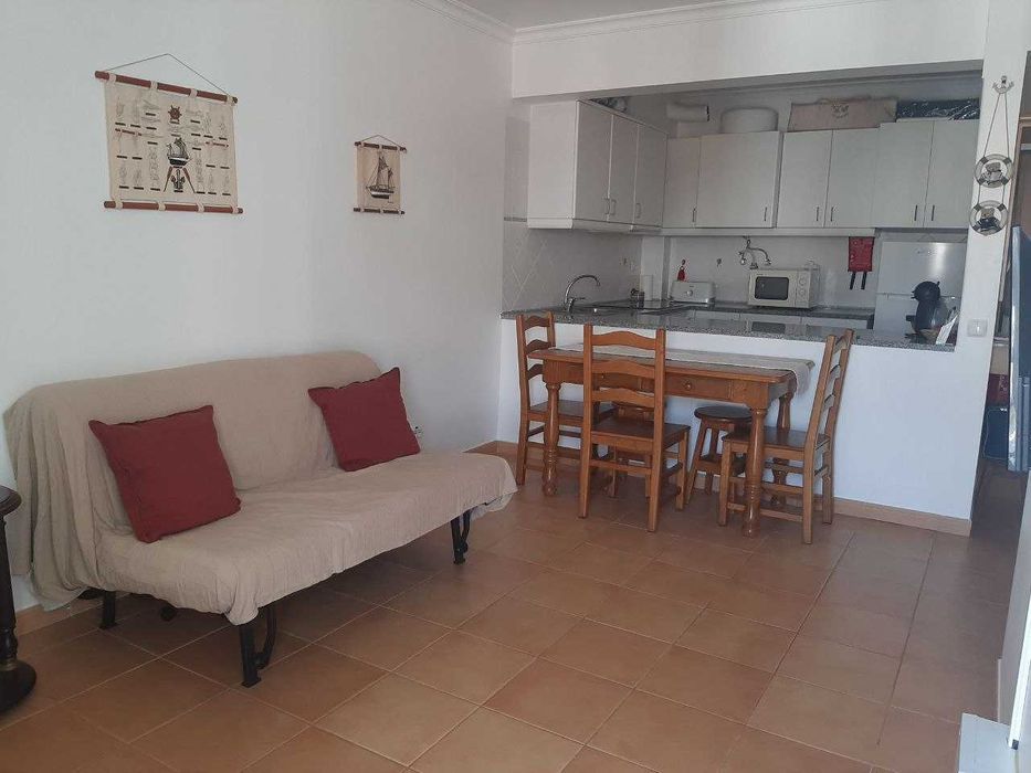 T1 em Sesimbra - Fevereiro a Maio